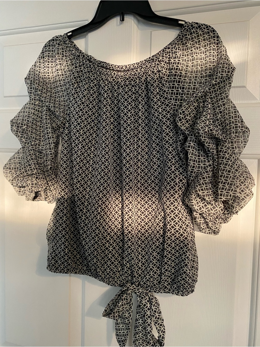 Black & White Geometric Tie-Hem Women's Top